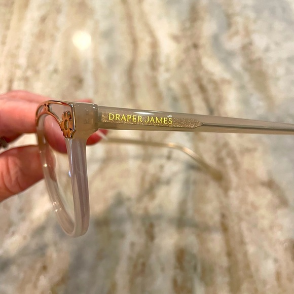 Draper James glasses frame, model 7041, with branded case - Picture 3 of 9